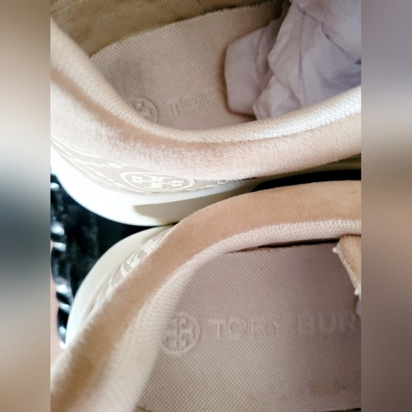 Tory Burch Goodluck T-Monogram Lace Up Sneakers 100% Leather Light Biege US 9.5 - Picture 11 of 16